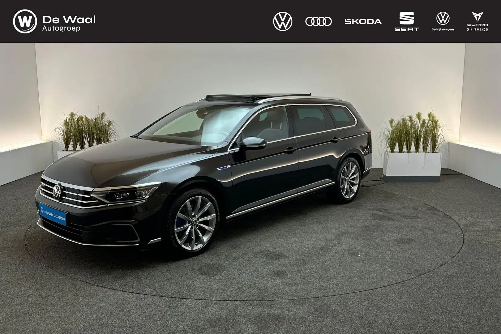 Volkswagen Passat Variant GTE 1.4 TSI 218pk DSG PHEV Business | Panoramadak, Negro - 1