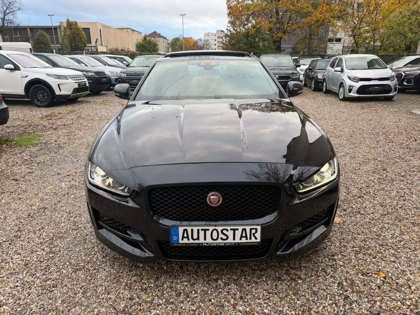 Jaguar XE 20d 180PS R-Sport Automatik*Panorama*Top Noir - 2