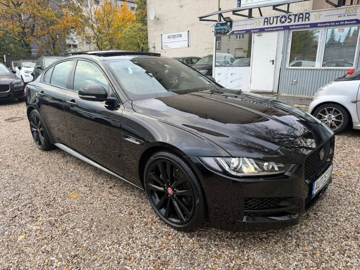 Jaguar XE 20d 180PS R-Sport Automatik*Panorama*Top Noir - 1