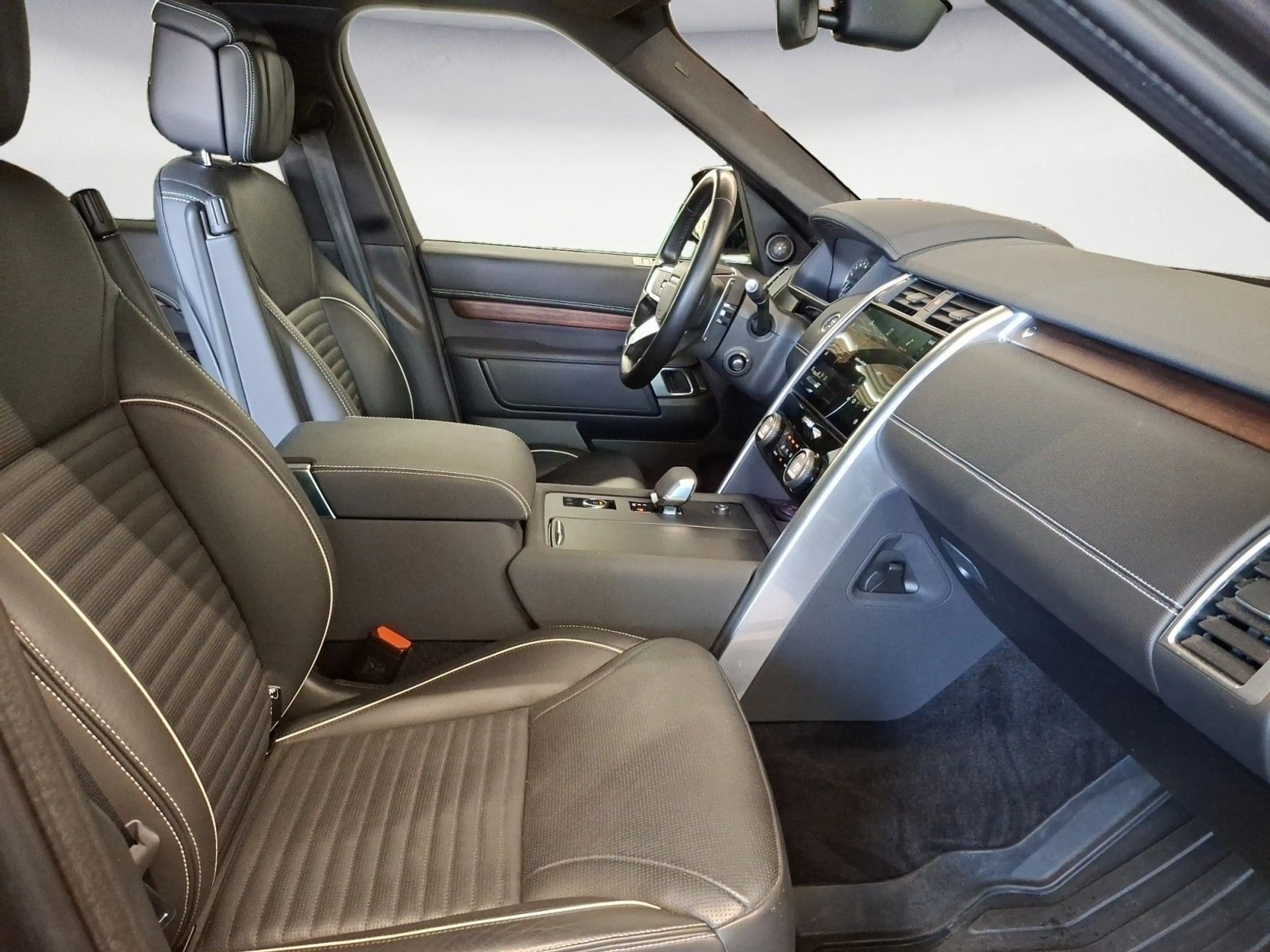 Land Rover Discovery D300 MHEV AWD R-DYNAMIC HSE Automatik — photo 5