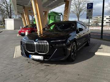 i7 xDrive60