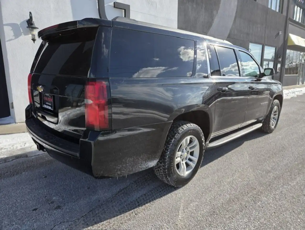 Chevrolet Suburban снимка Chevrolet Suburban