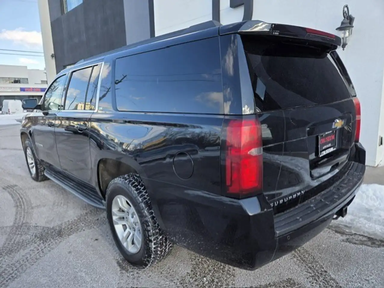 Chevrolet Suburban снимка Chevrolet Suburban