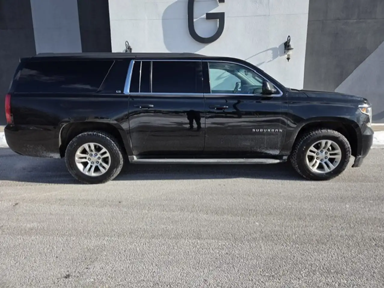 Chevrolet Suburban снимка Chevrolet Suburban