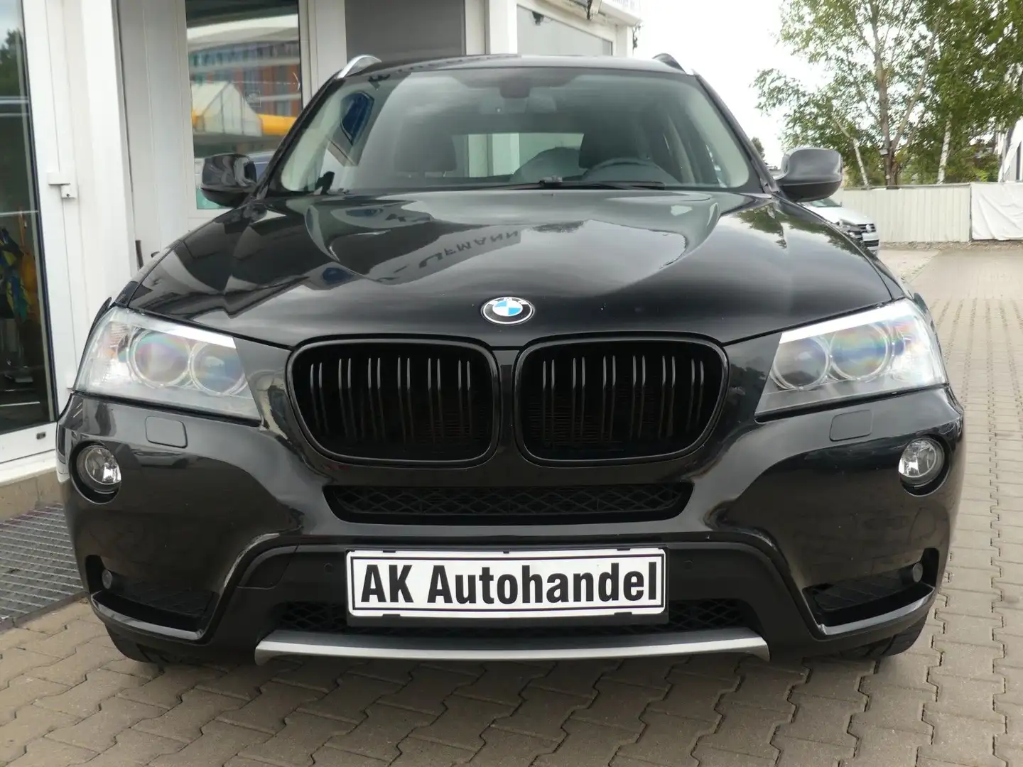 BMW X3 xDrive 30 d AHK Pano Leder Xenon Negro - 2