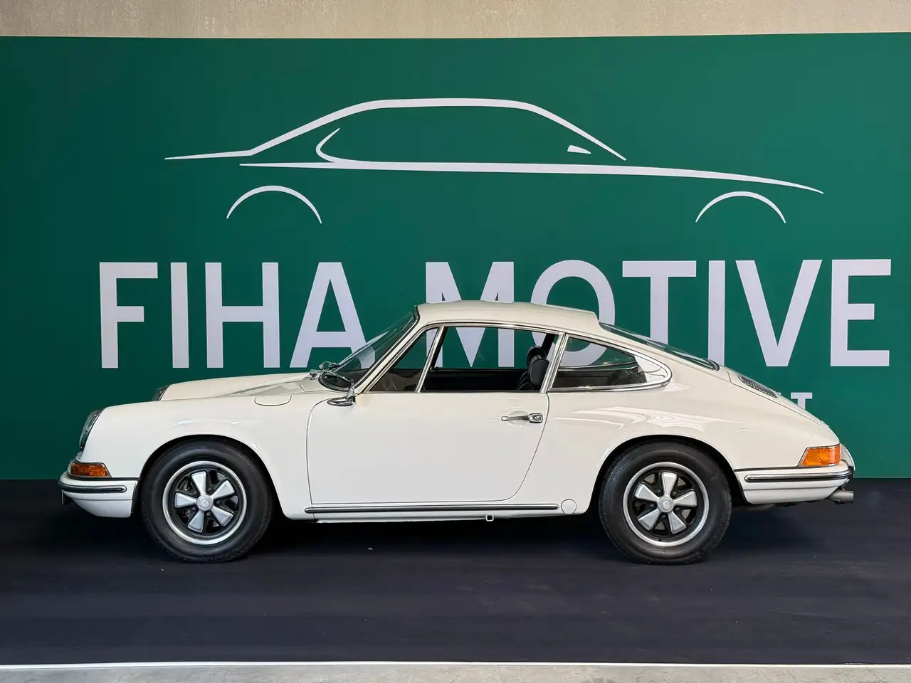 Porsche 911 T - Coupé - MATCHING NUMBERS - RESTORED - DOCUMENTED, foto 4