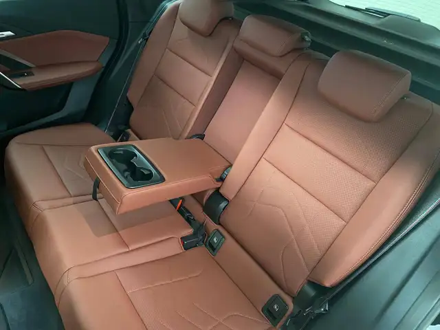 BMW Ix1 view 9