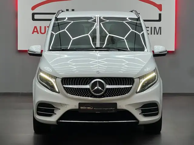 Mercedes-Benz V-Class view 3