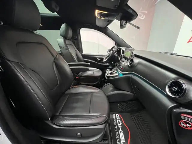 Mercedes-Benz V-Class view 13