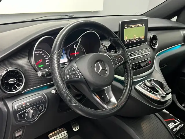 Mercedes-Benz V-Class view 8