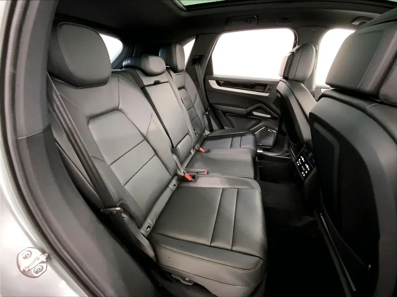 Porsche Cayenne снимка Porsche Cayenne
