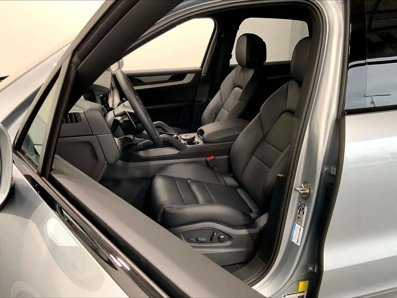 Porsche Cayenne снимка Porsche Cayenne