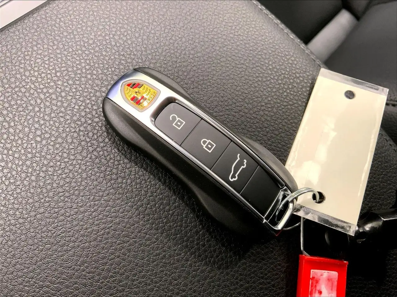 Porsche Cayenne снимка Porsche Cayenne