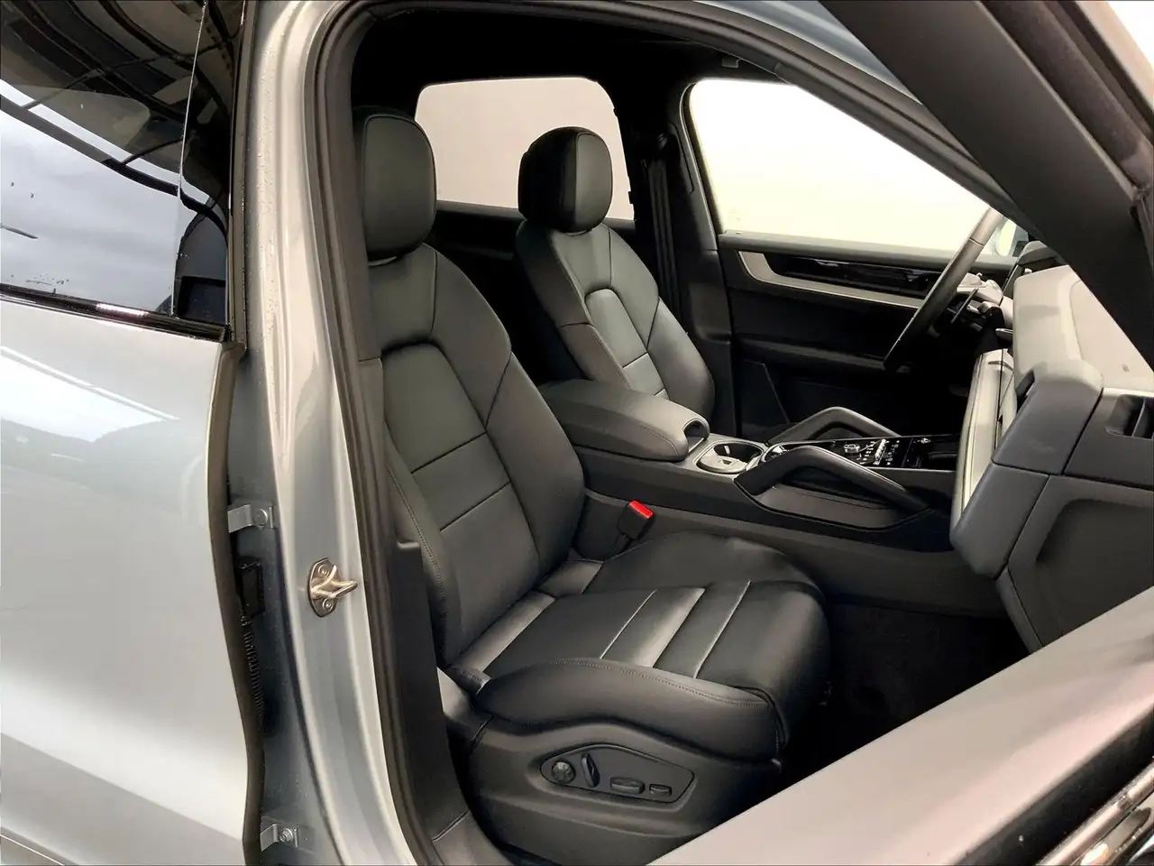 Porsche Cayenne снимка Porsche Cayenne
