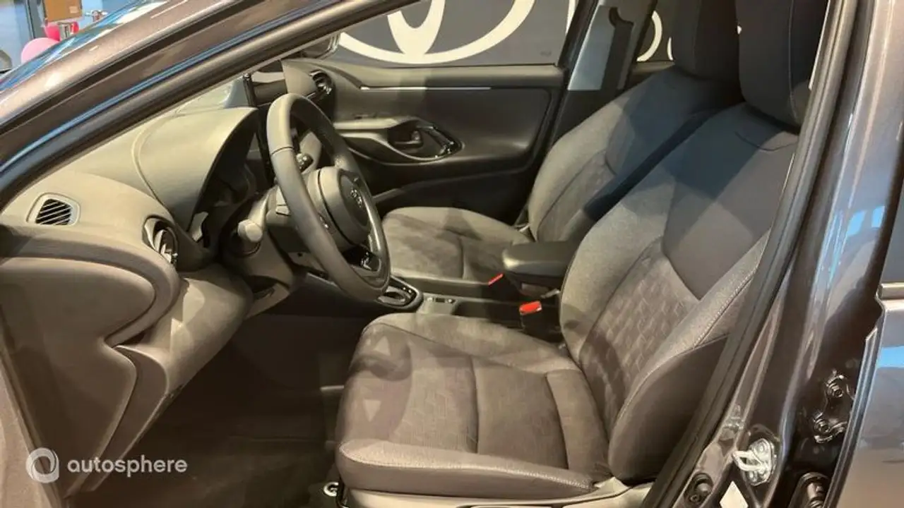 Toyota Yaris Yaris — photo 12