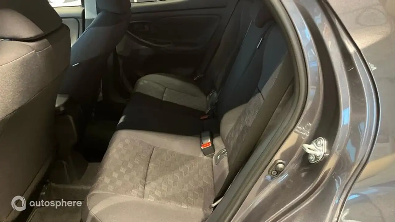 Toyota Yaris Yaris — photo 13