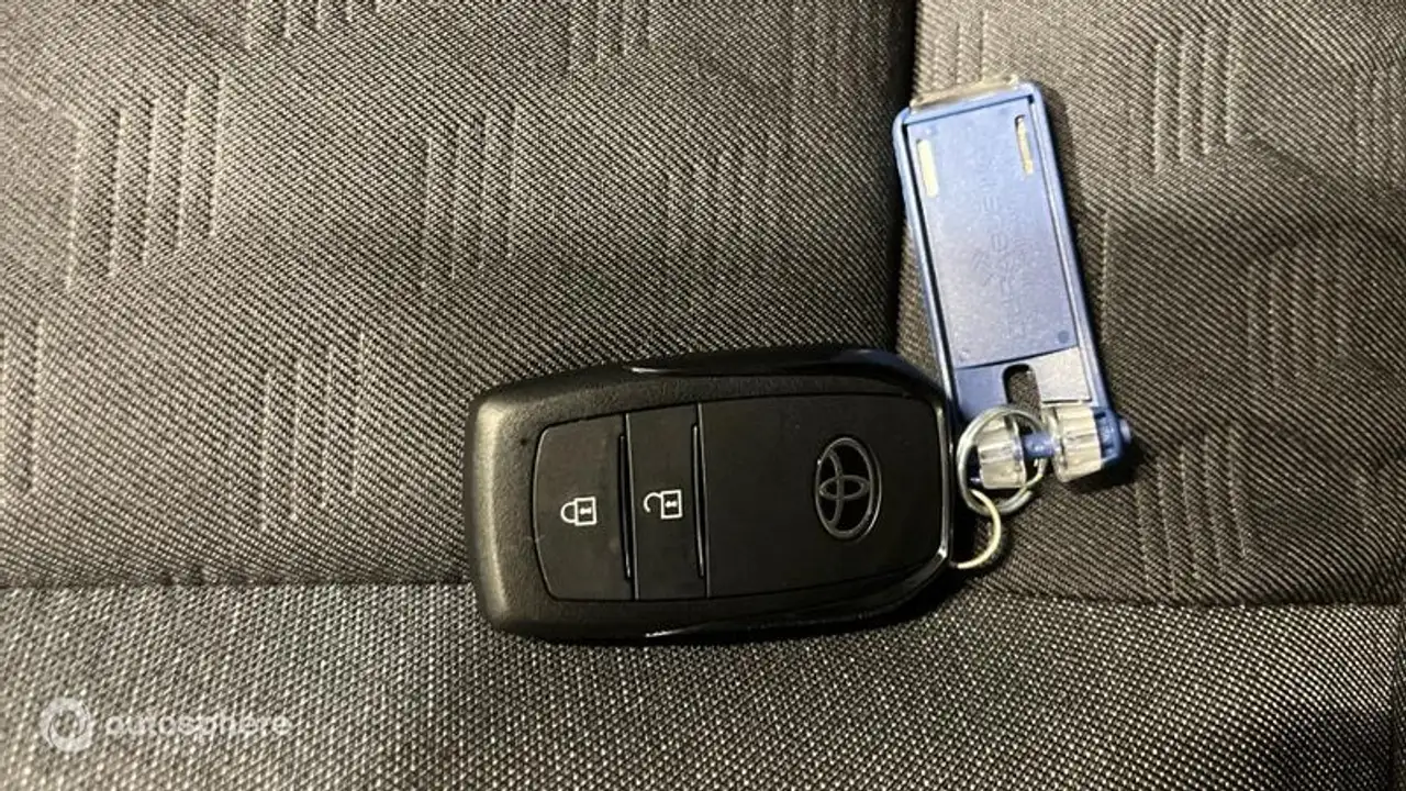 Toyota Yaris Yaris — photo 16