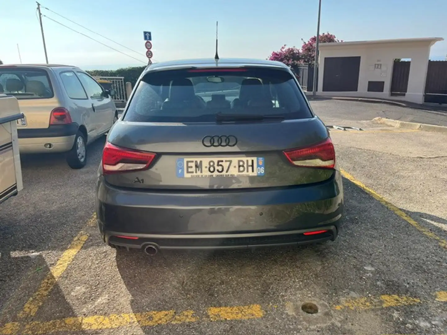 Audi A1 1.6 TDI 116CH S LINE S TRONIC 7 Gris - 2