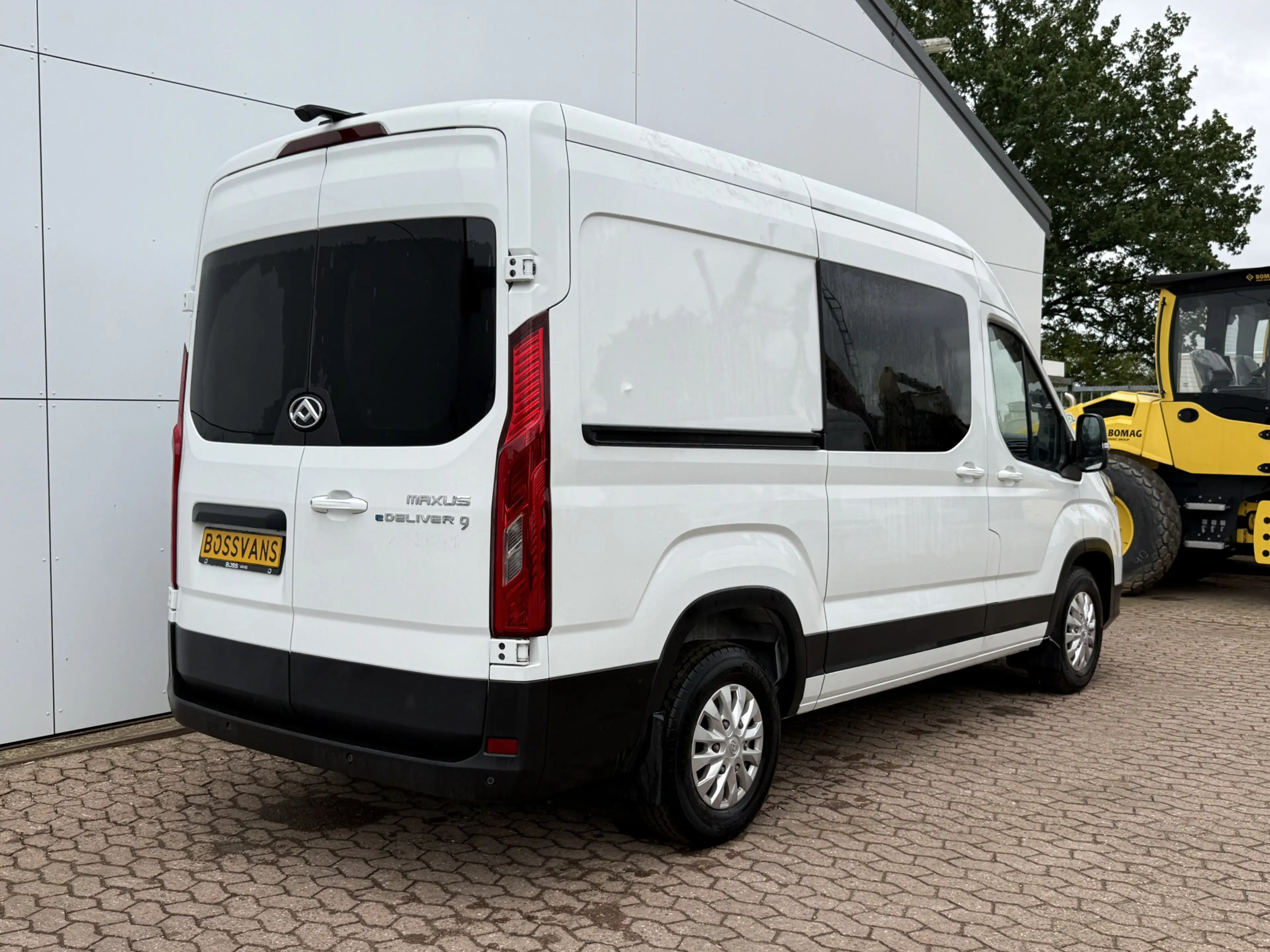 Maxus eDeliver 9 77kWh 204PK Nieuw model! L2H2 Glaspack/Camper 300k — photo 4
