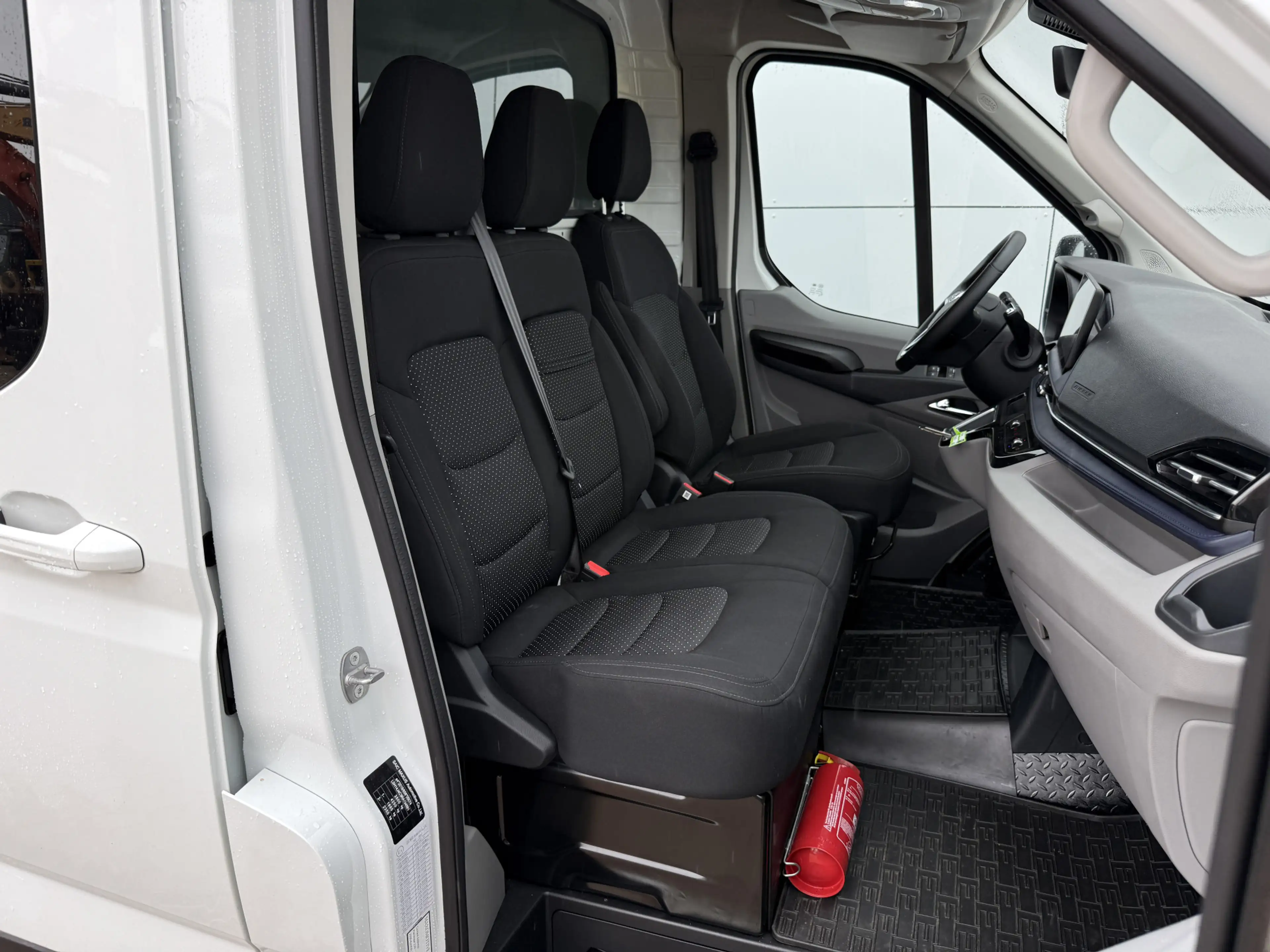 Maxus eDeliver 9 77kWh 204PK Nieuw model! L2H2 Glaspack/Camper 300k — photo 8