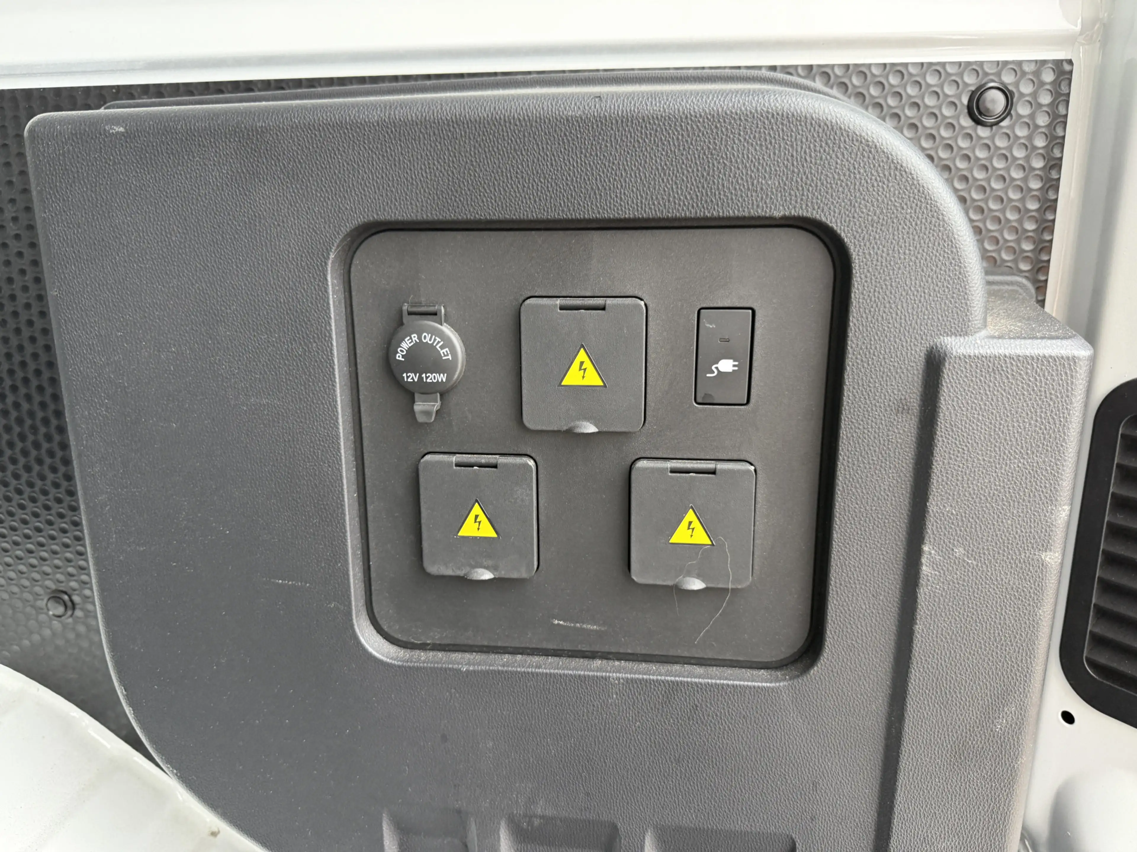 Maxus eDeliver 9 77kWh 204PK Nieuw model! L2H2 Glaspack/Camper 300k — photo 16