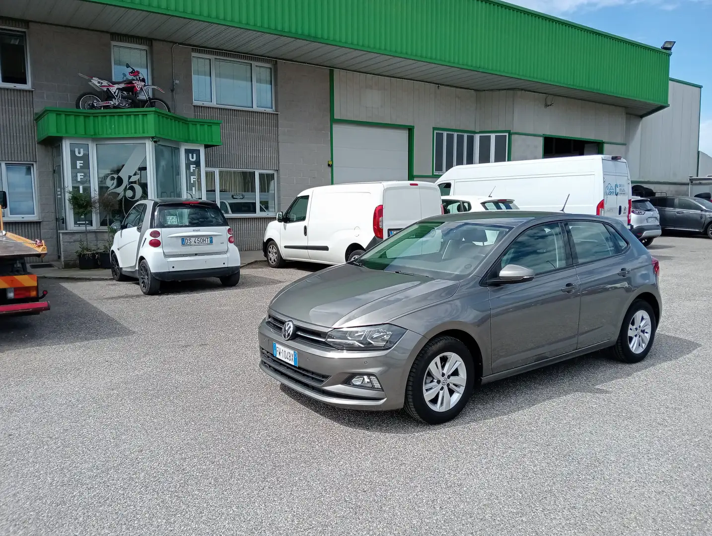 Volkswagen Polo 5p 1.0 65cv evo Comfortline OK NEOPATENTATI Grigio - 1