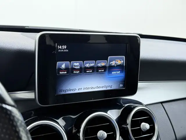 Mercedes-Benz C-Class view 13