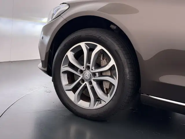 Mercedes-Benz C-Class view 26