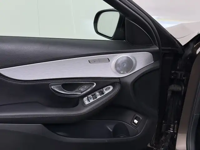Mercedes-Benz C-Class view 27