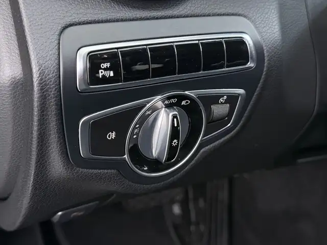 Mercedes-Benz C-Class view 28