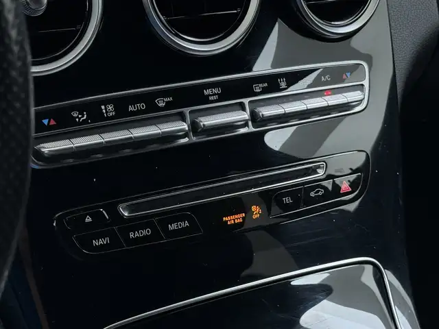 Mercedes-Benz C-Class view 19