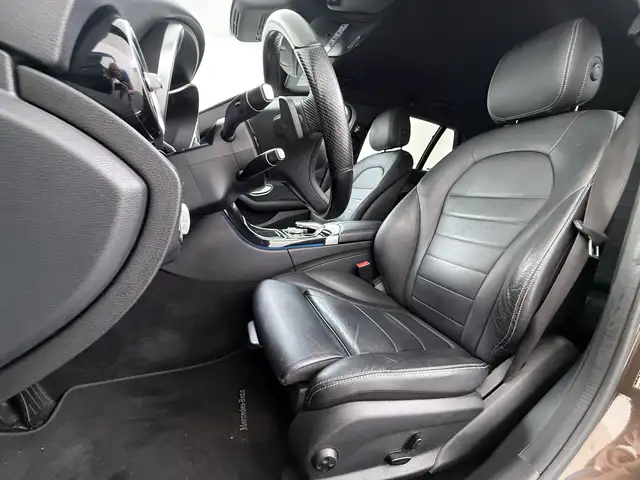 Mercedes-Benz C-Class view 9