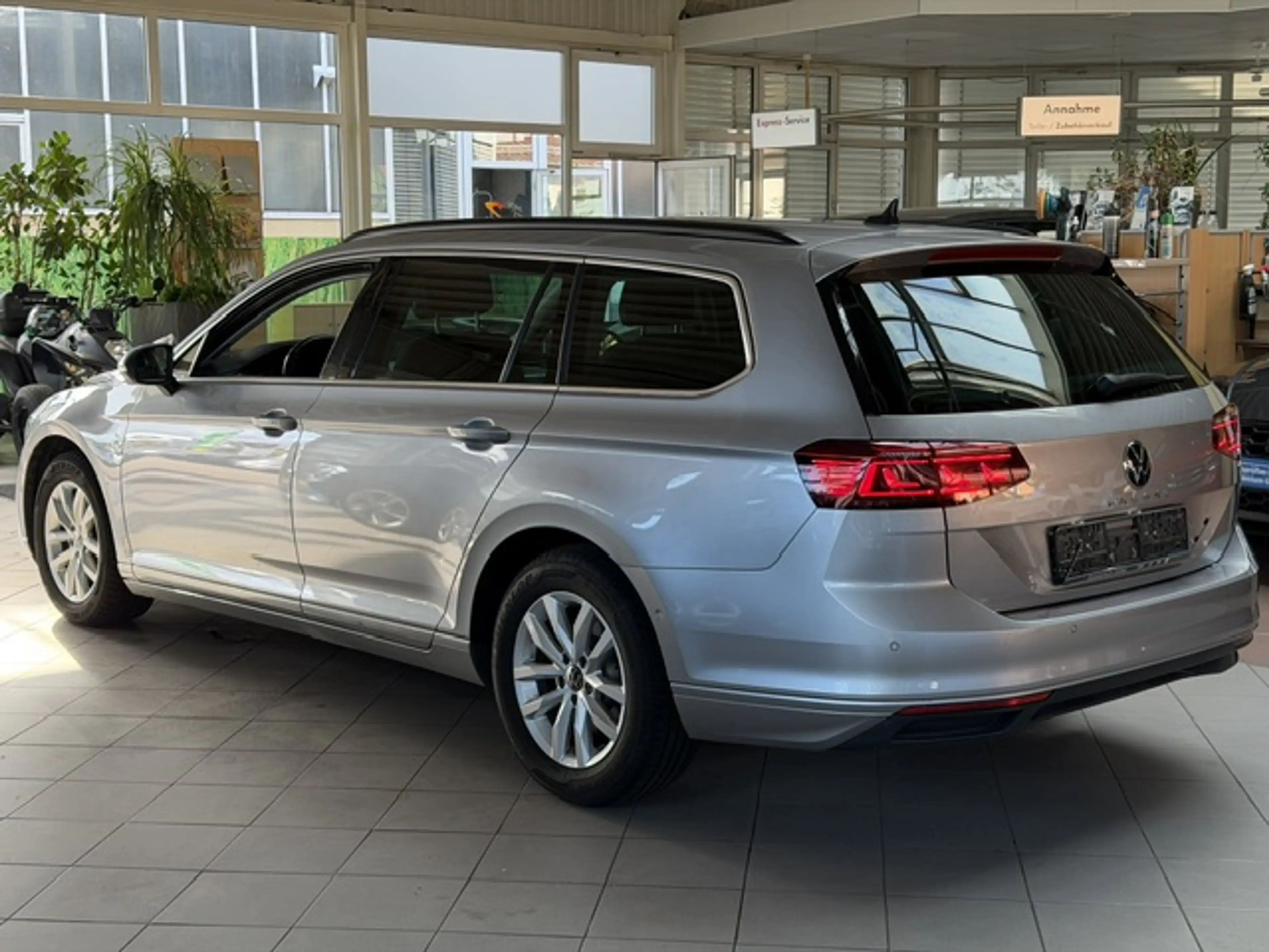 Volkswagen Passat Variant Business — photo 5