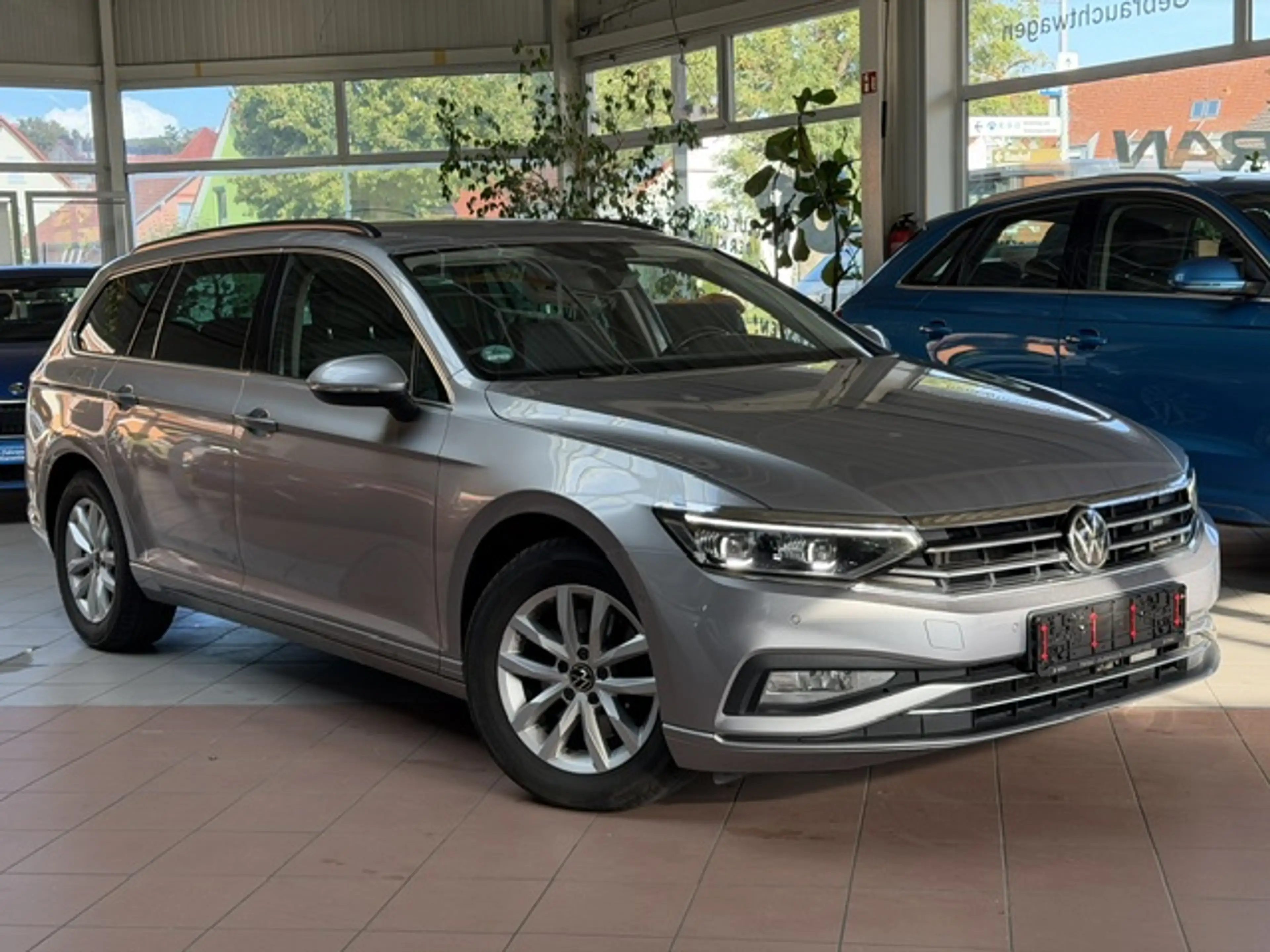Volkswagen Passat Variant Business — photo 2
