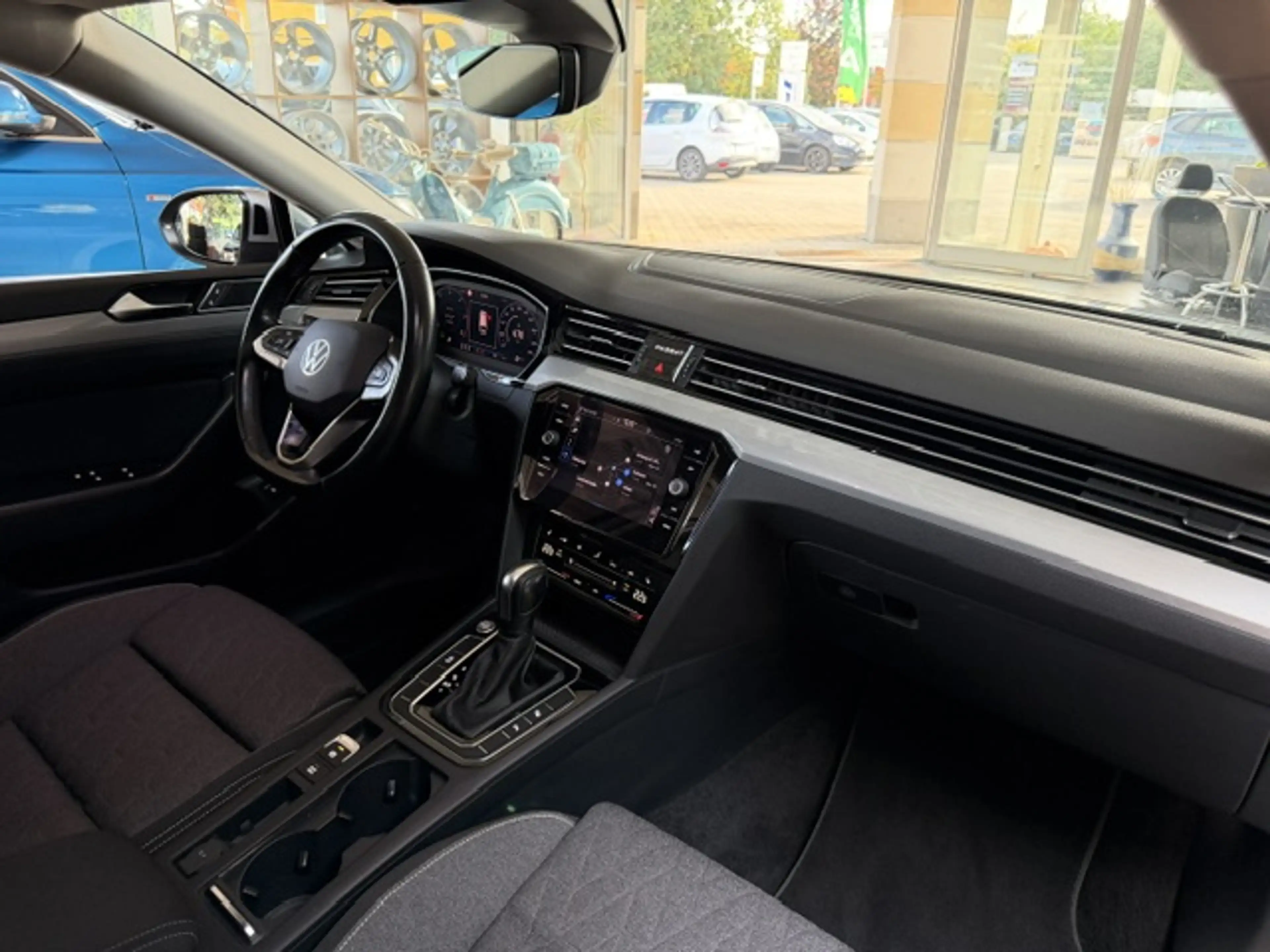 Volkswagen Passat Variant Business — photo 13