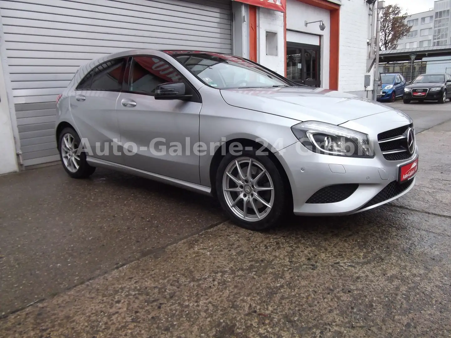 Mercedes-Benz A 250 A -Klasse 250 4Matic Autom, Navi, Teilleder Silber - 1