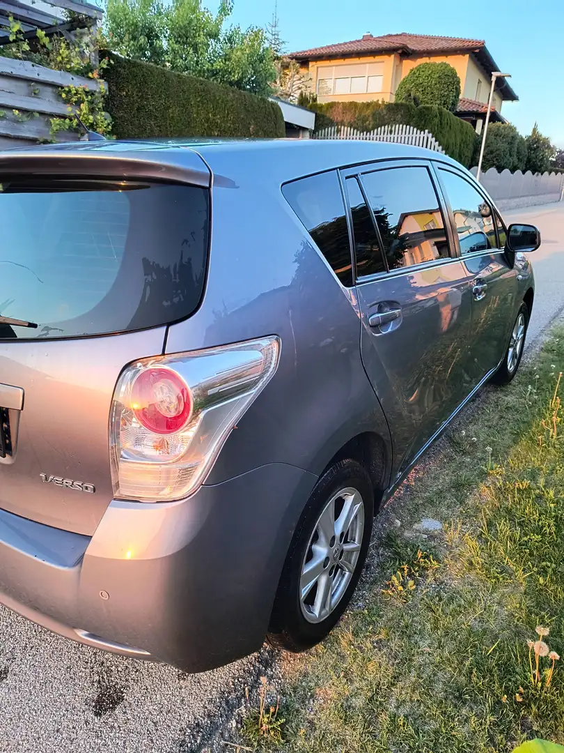 Toyota Verso Verso 1,6 Valvematic Young Family Young Family Blau - 2