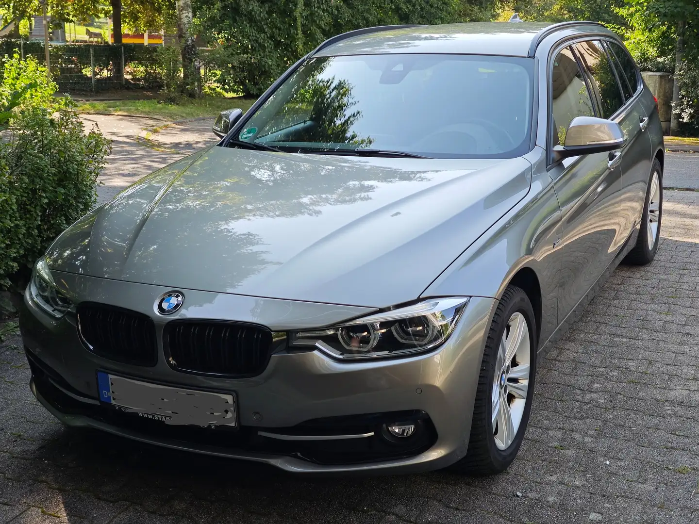 BMW 320 320d Touring xDrive Aut. Sport Line Bronze - 1