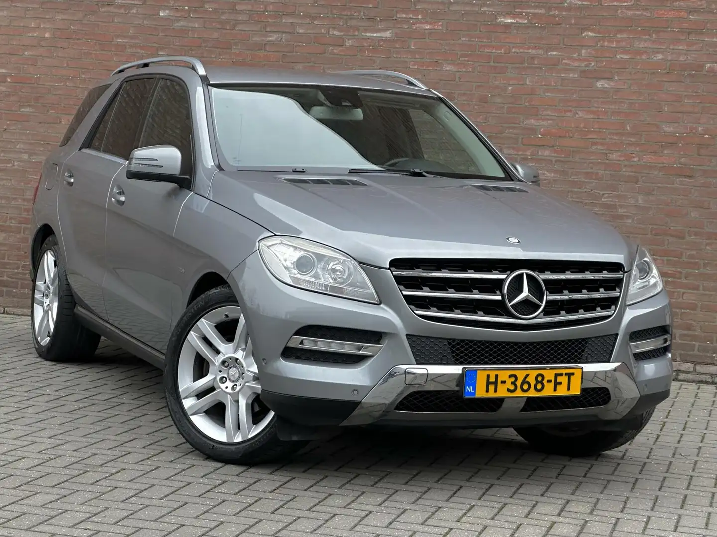 Mercedes-Benz ML 250 M-klasse BlueTEC AMG-Styling - Leder - Navi - Trek Gris - 2