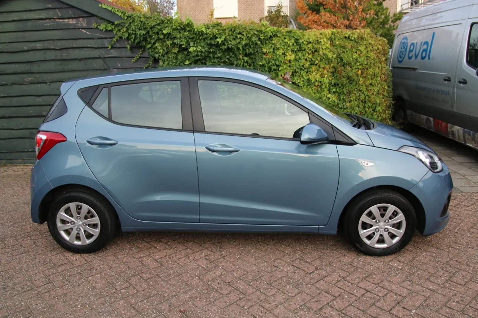 Hyundai i10 1.0i i-Motion Comf. Bleu - 2
