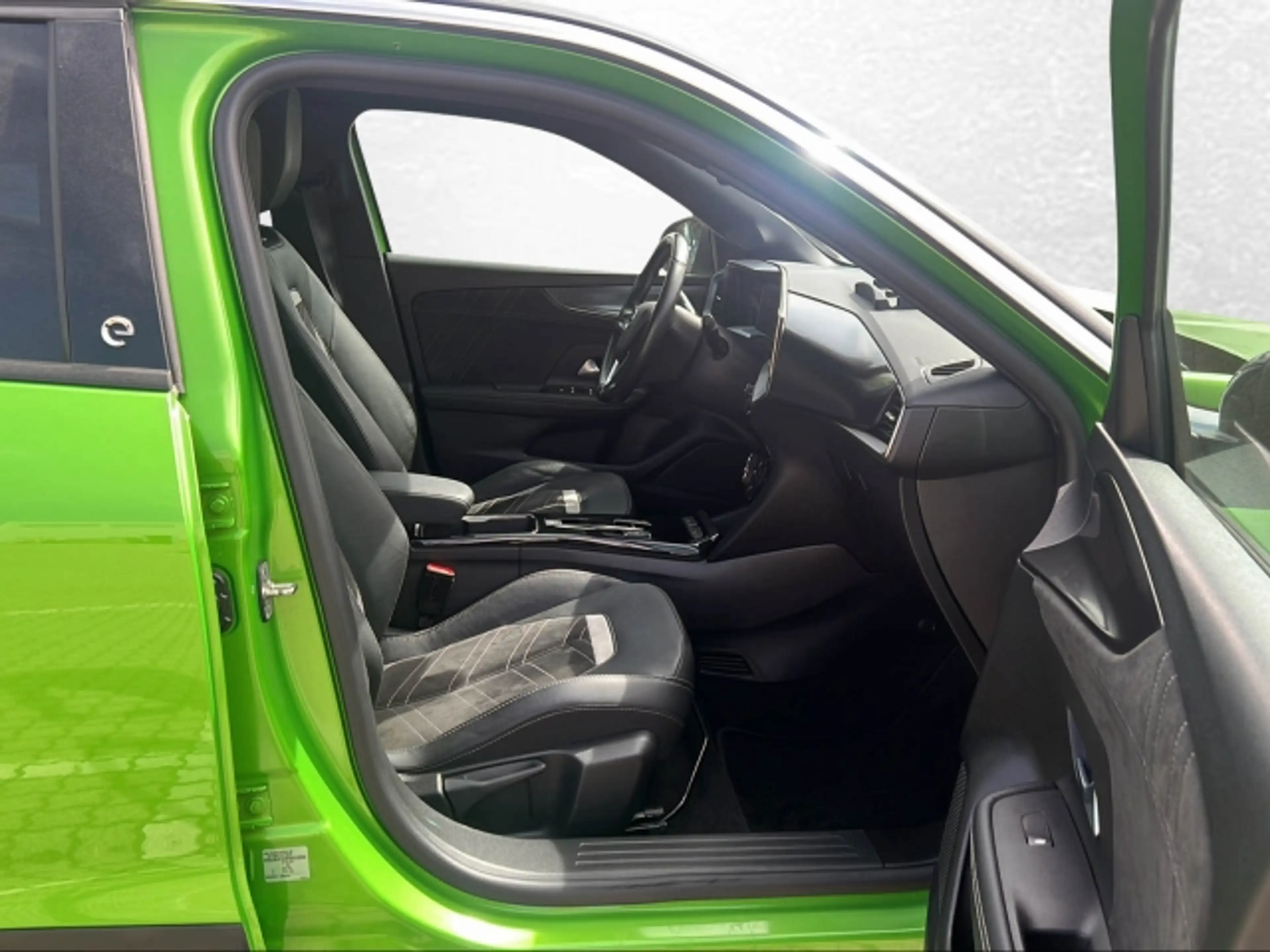 Opel Mokka-E 50kWh — photo 13