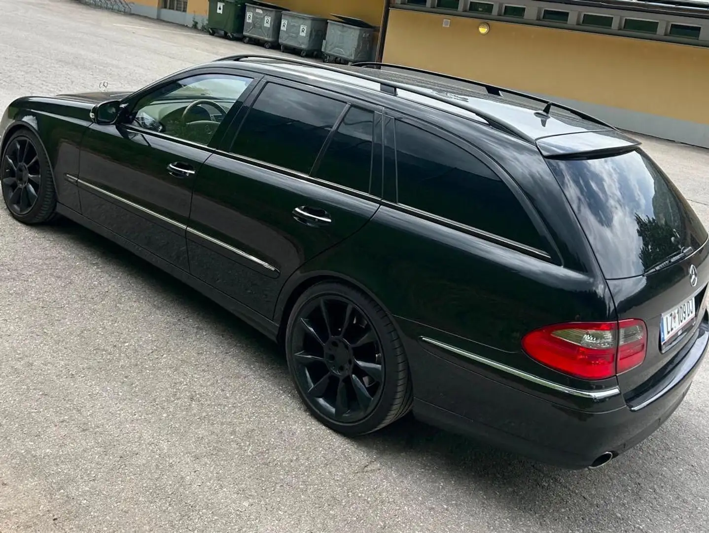 Mercedes-Benz E 500 E 500 T Avantg. 4MATIC Sport A-Edi. Aut. Avantgarde Sport A-Edition Schwarz - 2