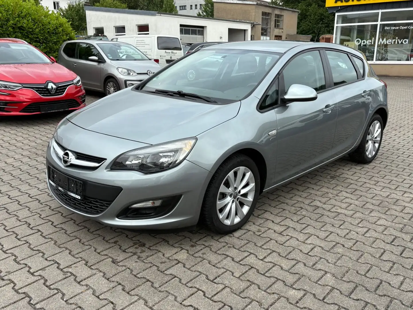 Opel Astra J Limousine Active Argent - 2