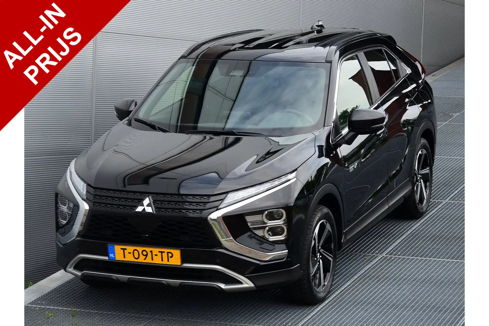 Mitsubishi Eclipse Cross PHEV 2.4 INTENSE PLUS 4WD | PLUG IN HYBRID | TREKH Zwart - 1