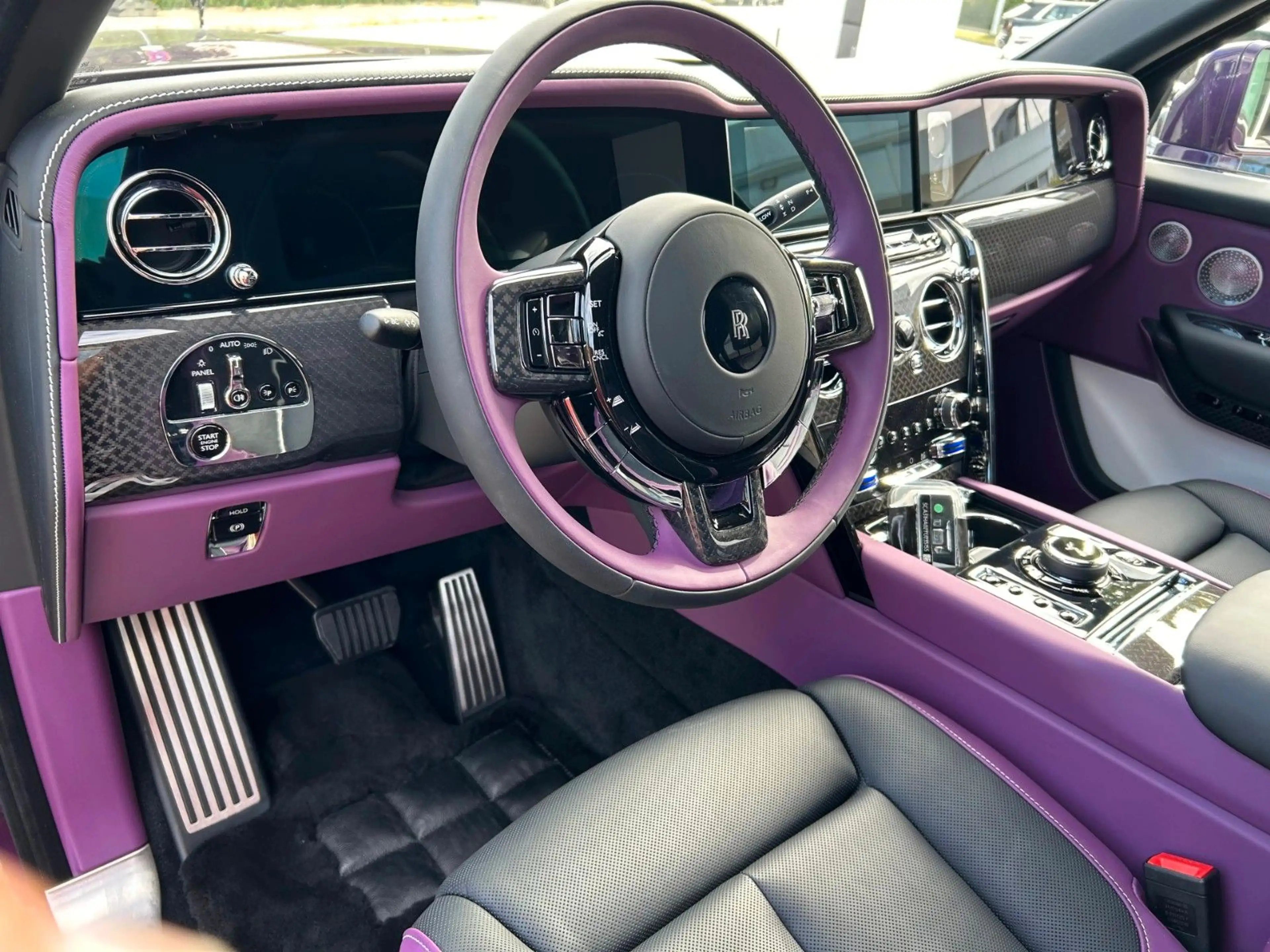 Rolls-Royce Cullinan Black Badge — photo 11