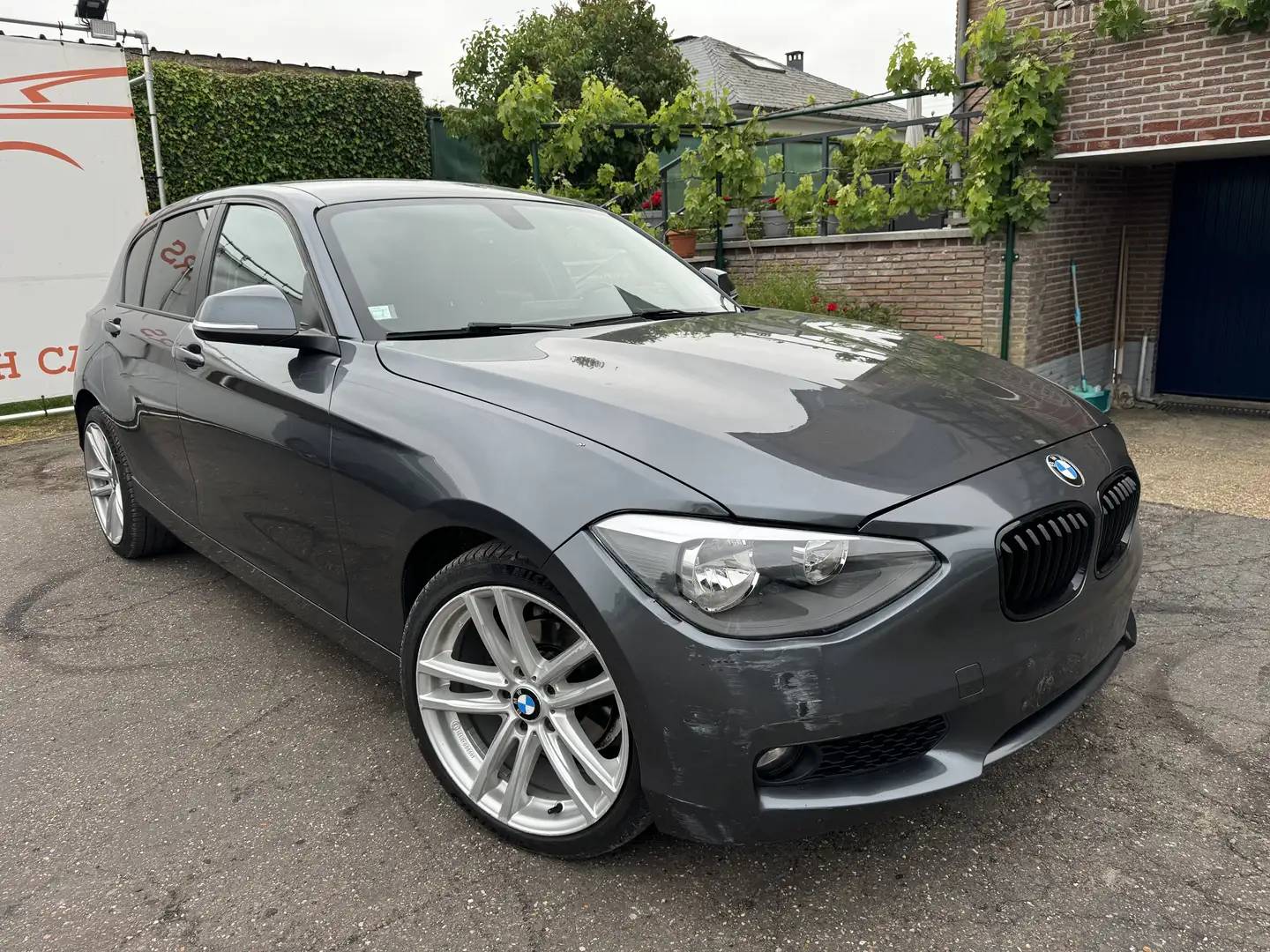BMW 118 118d Sport Line *GPS*PDC* 109g co2 * EURO 5 * - 1