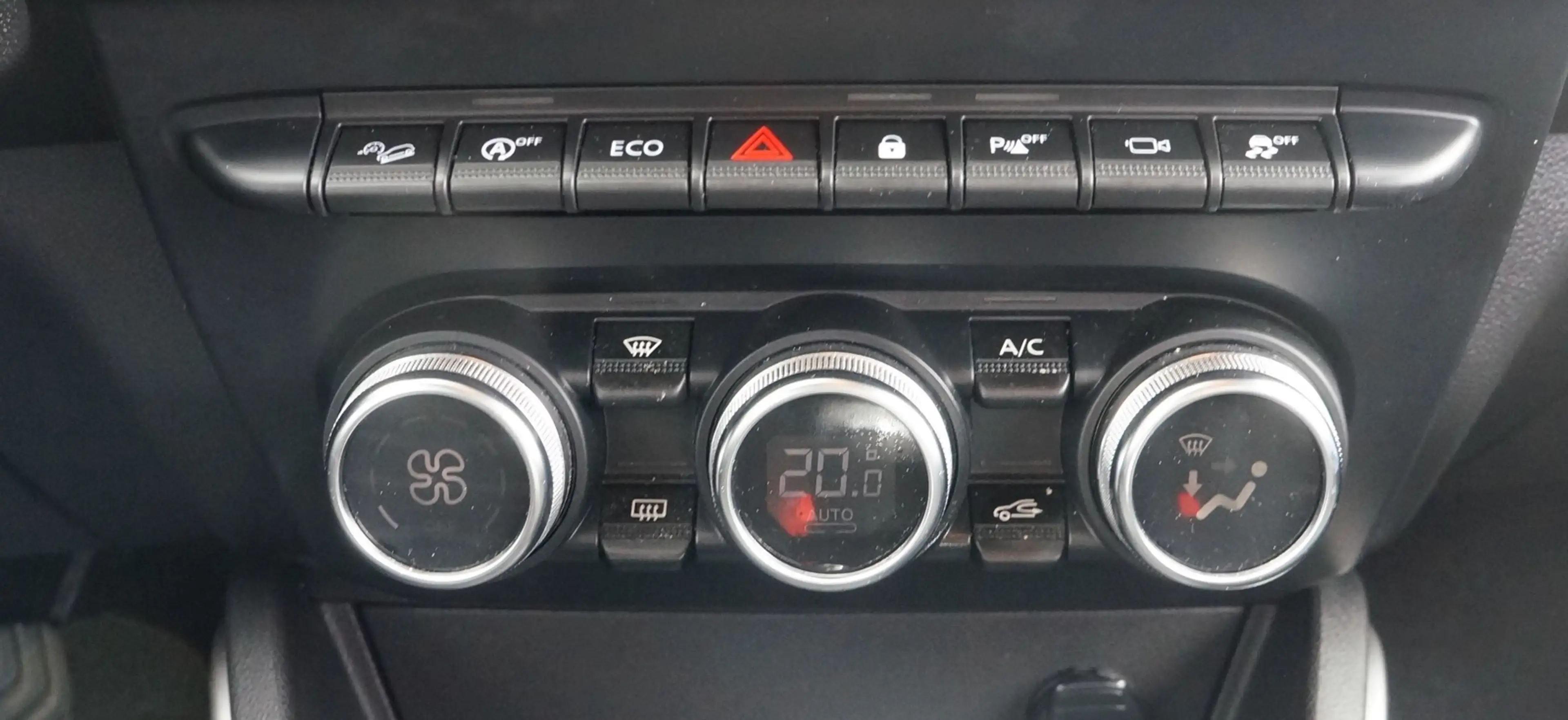 Dacia Duster Prestige+* 4x4 *4xCAM*NAVI ALLWETTER — photo 8