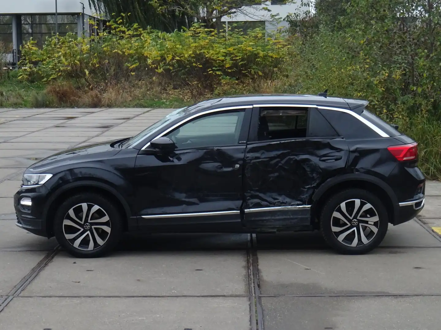 Volkswagen T-Roc 1.0 TSI Style Business BJ2021 *SCHADE* Noir - 2