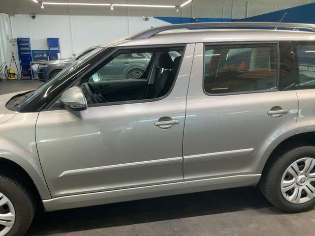 Skoda Yeti 1.2 TSI Active Sitzhzg PDC 1.Hand 31TKM!