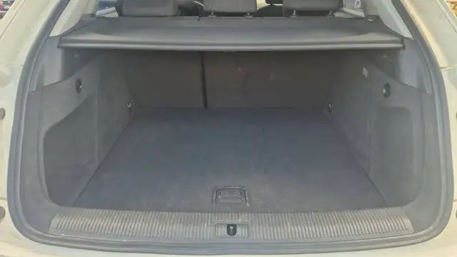 Audi Q3 view 14